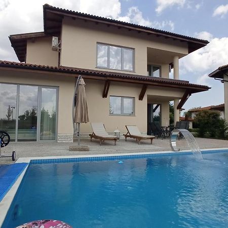 Lighthouse Apartments And Villas Balchik Exterior photo