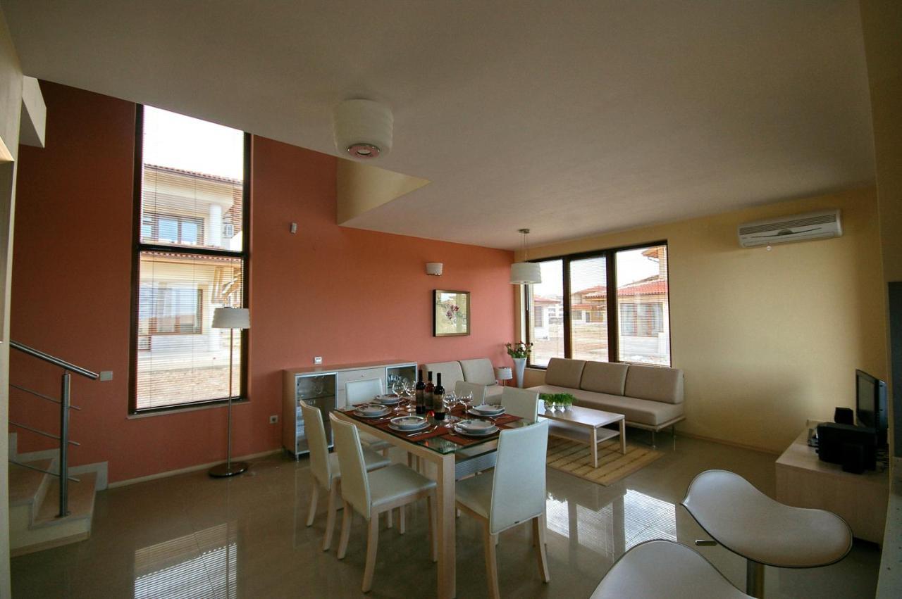 Lighthouse Apartments And Villas Balchik Exterior photo