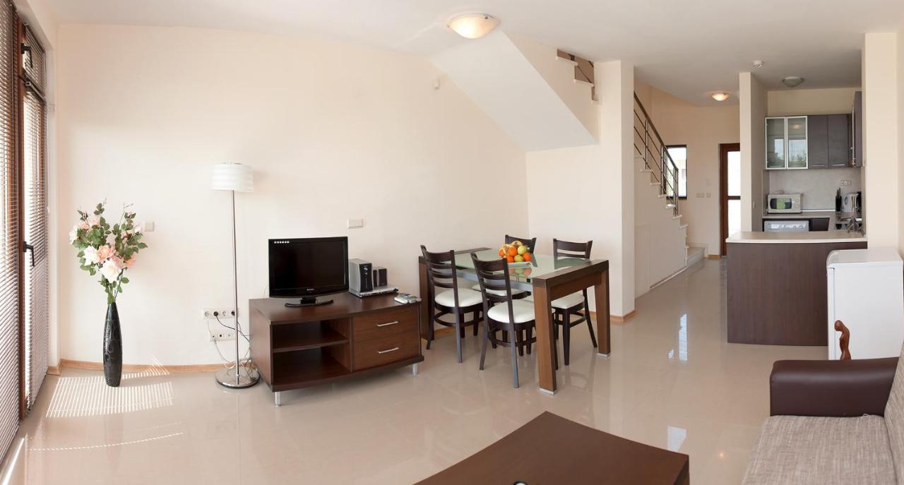 Lighthouse Apartments And Villas Balchik Exterior photo