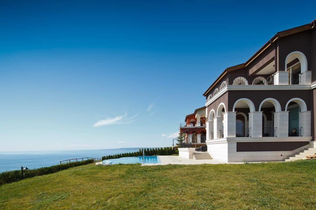 Lighthouse Apartments And Villas Balchik Exterior photo