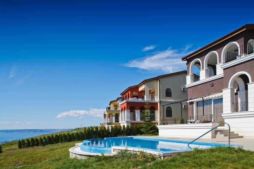 Lighthouse Apartments And Villas Balchik Exterior photo